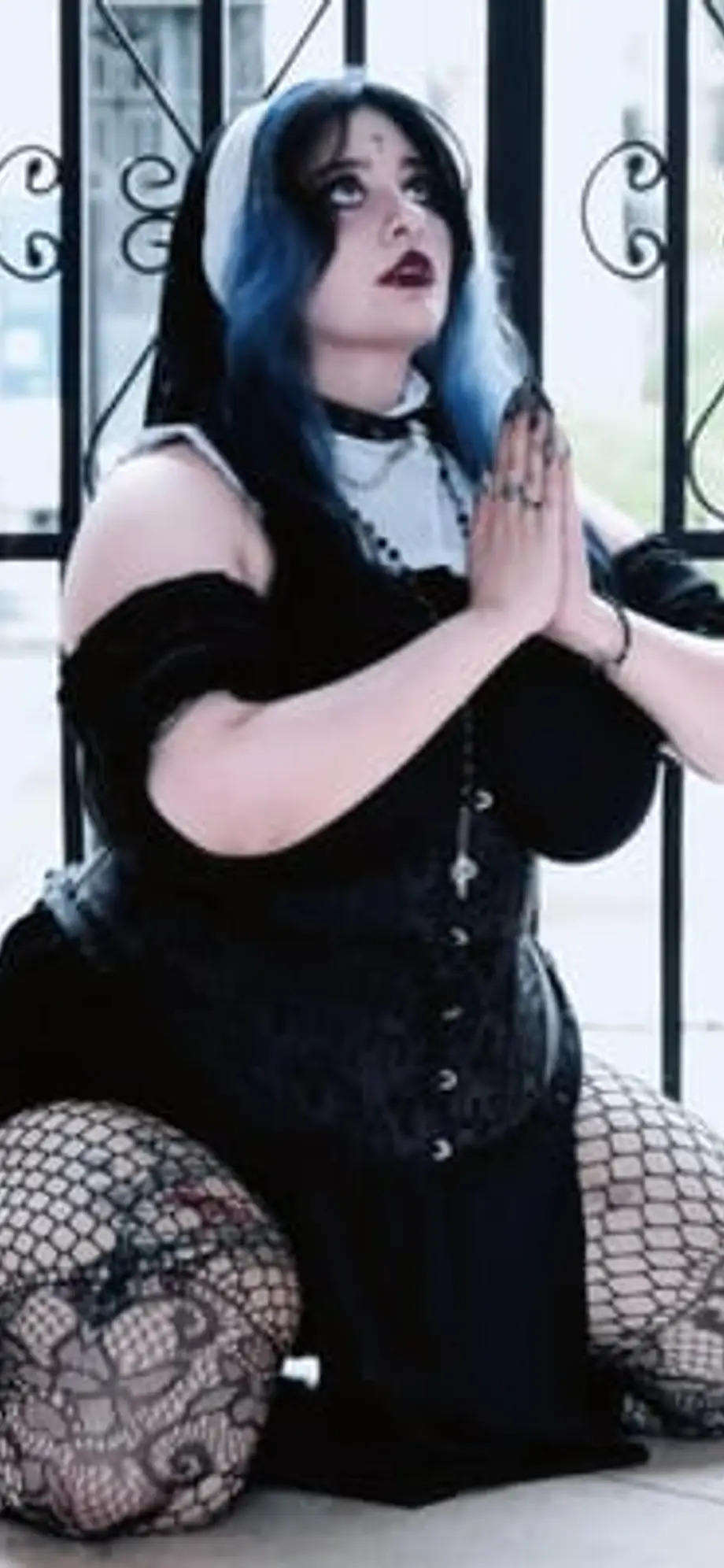 Raven Roth π€ livestream 9pm EST Friday June 5th π€