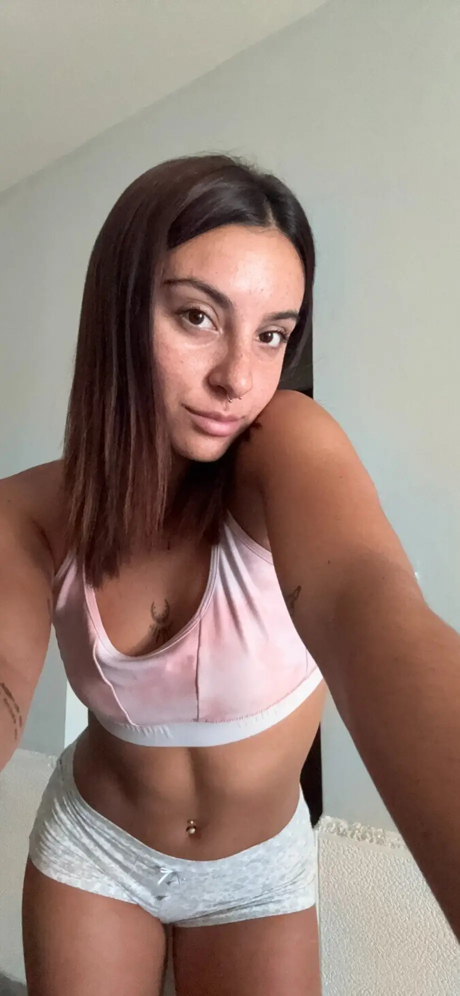 Luna💕 (tightest 19yo slit)