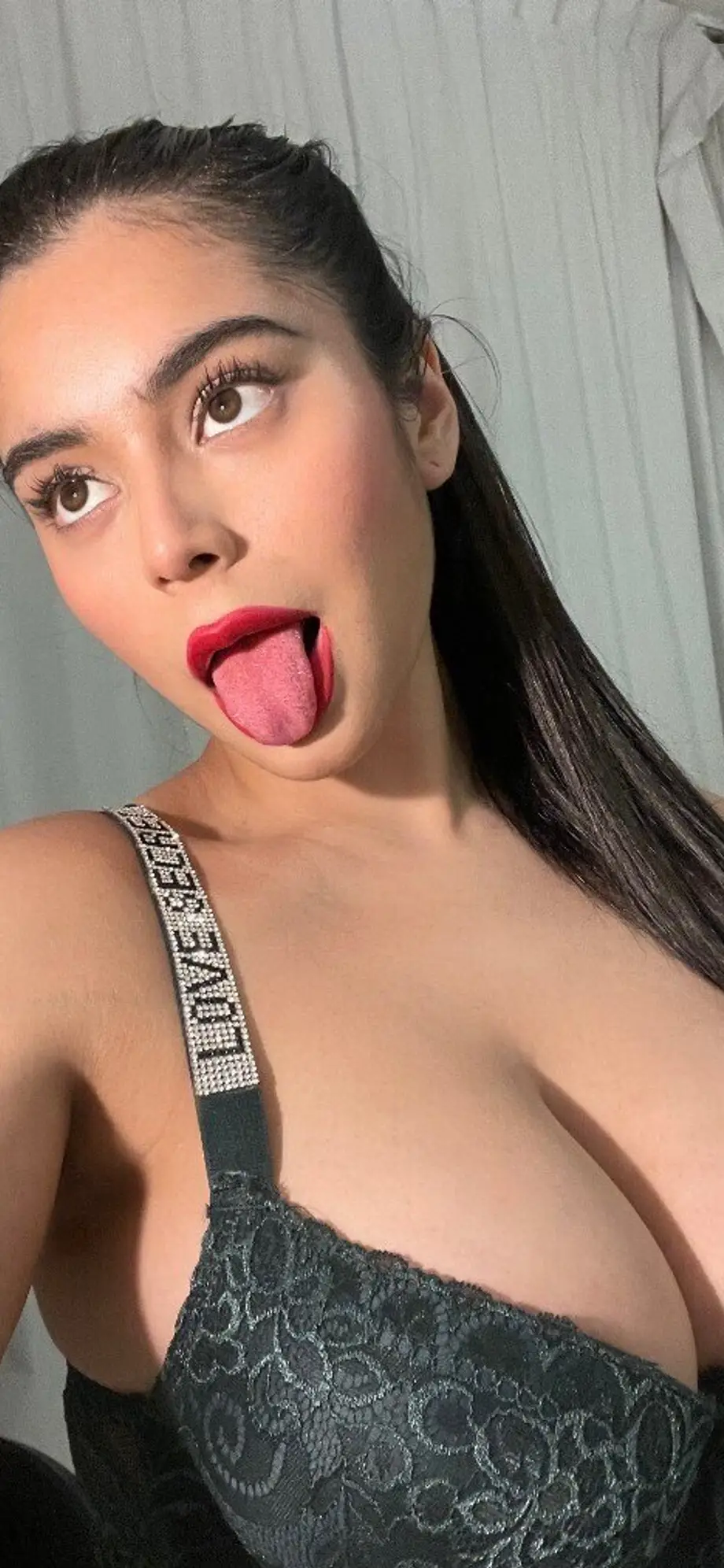 Big Titty Arab Princess 👑 FREE PAGE