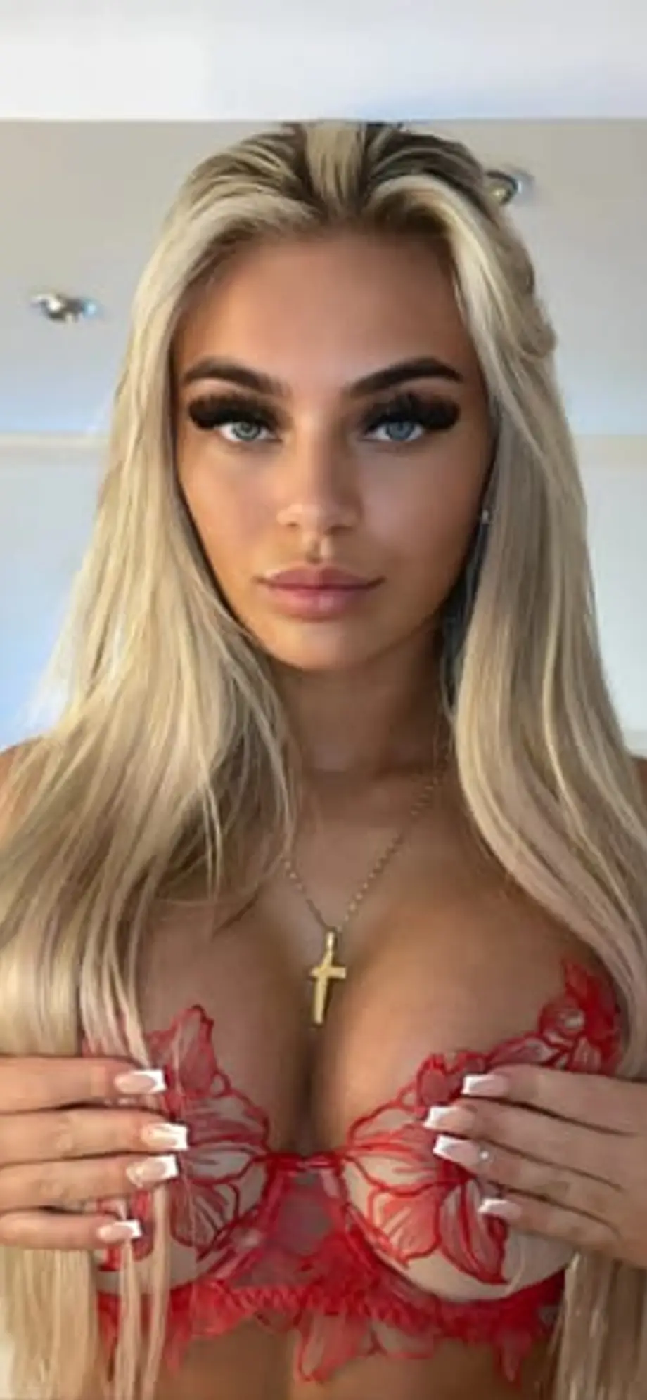 Evelyn Grey