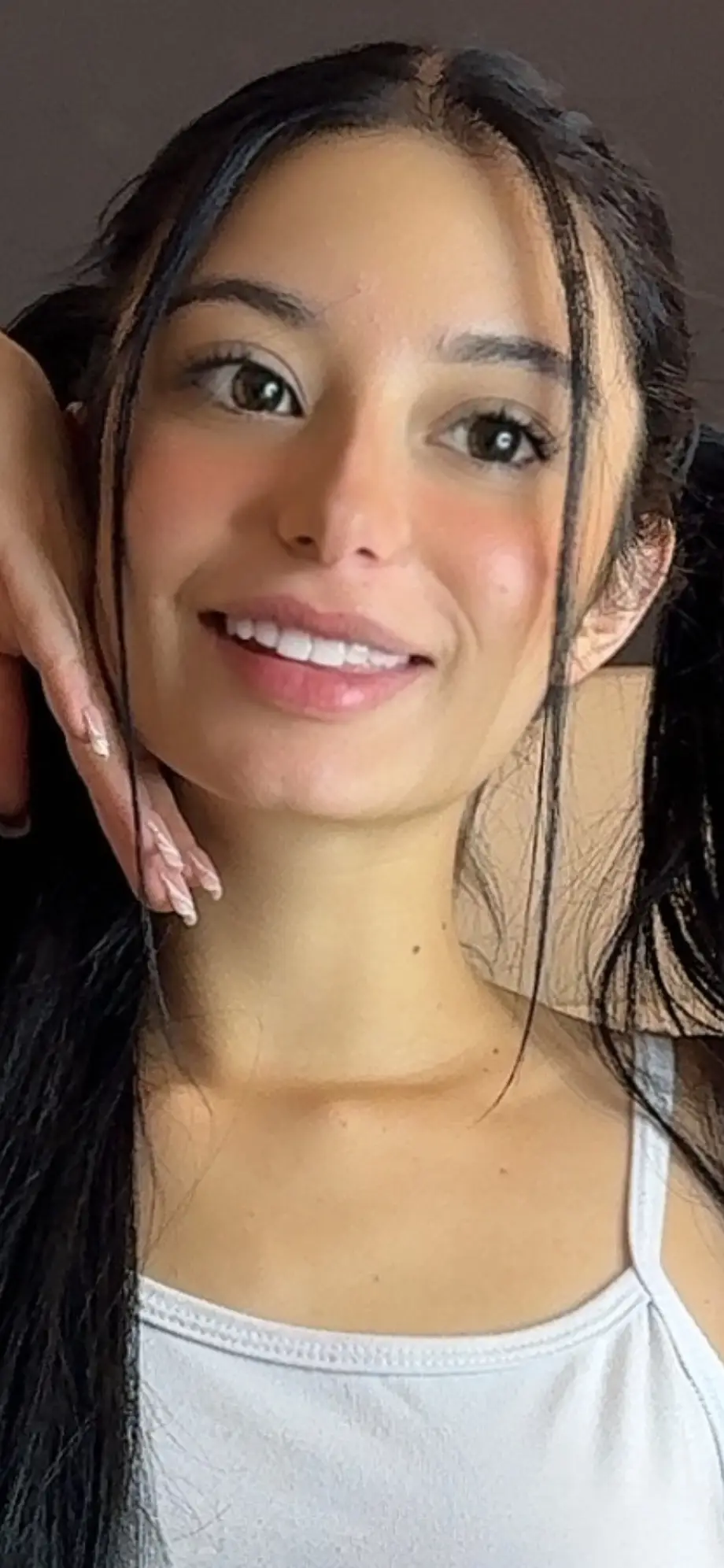 Daniela (✿◠‿◠)