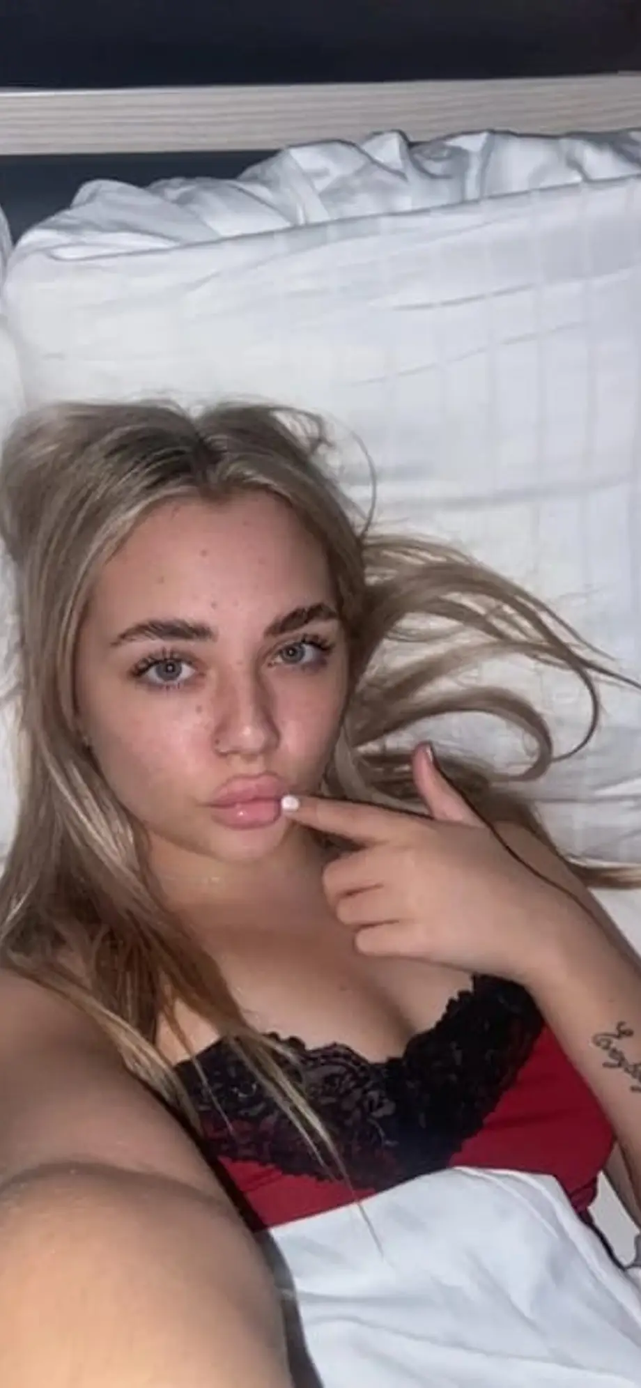 Rylee ๐ถ๏ธ๐ 18 y/o Cutie